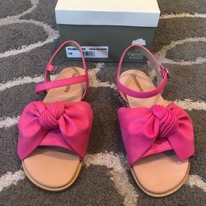 NIB Tucker and Tate Fuschia Faux Leather Sandal 1